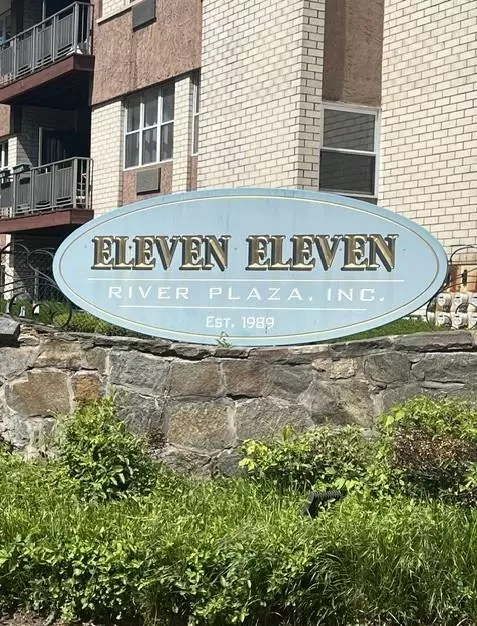 1111 River Rd #C8, Edgewater, NJ 07020