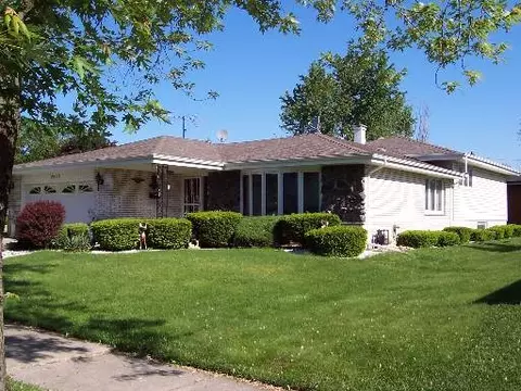 2332 185th Ct, Lansing, IL 60438 photo 1