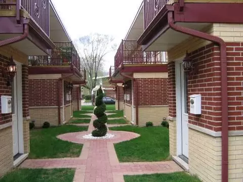 1027 Dodge #B, Evanston, IL 60202 photo 1