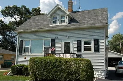 604 Oakhill Rd, Elgin, IL 60120 photo 1