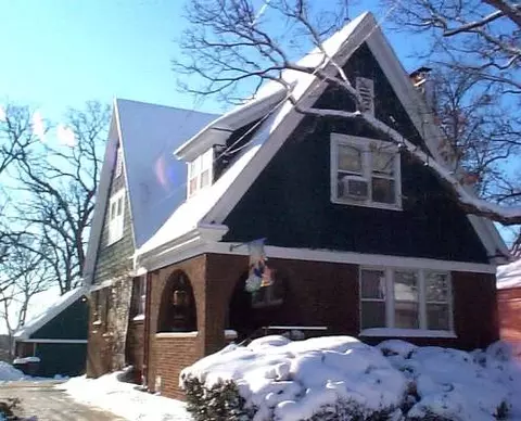 691 Linden Ave, Elgin, IL 60120 photo 1