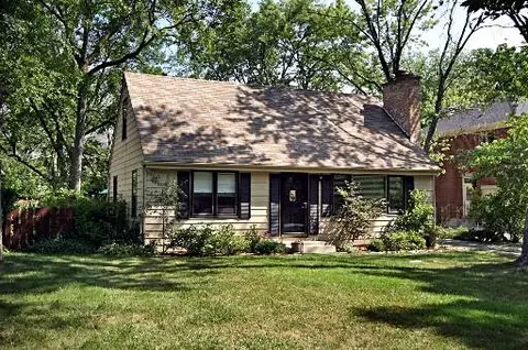 942 Queens Ln, Glenview, IL 60025 photo 1