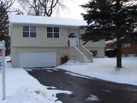 2005 W Oakleaf, Mchenry, IL 60050 photo 1