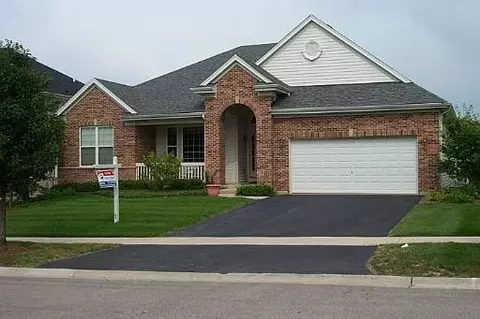 312 N Sterling Cir, Cary, IL 60013 photo 1