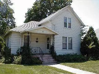 557 E Norris Dr, Ottawa, IL 61350 photo 1