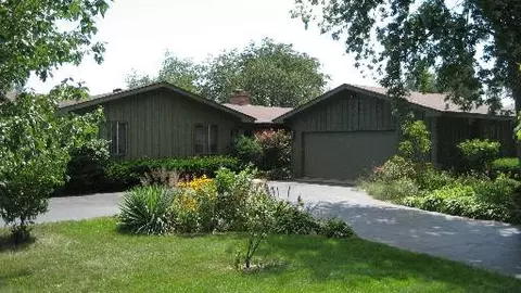 335 High Rd, Cary, IL 60013 photo 1