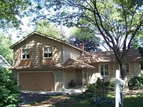 2 S725 Cree Ln, Wheaton, IL 60187 photo 1