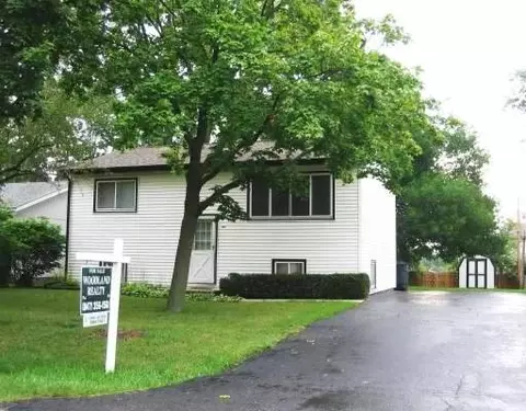 509 Deerpath Dr, Lindenhurst, IL 60046 photo 1