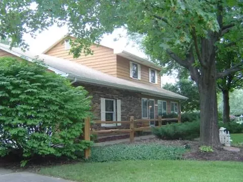 2806 W Aloha Ct, Mchenry, IL 60050 photo 1