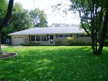 408 Bridle Ln, Wheaton, IL 60187 photo 1