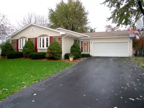1375 Michael Ct, Hoffman Estates, IL 60192 photo 1