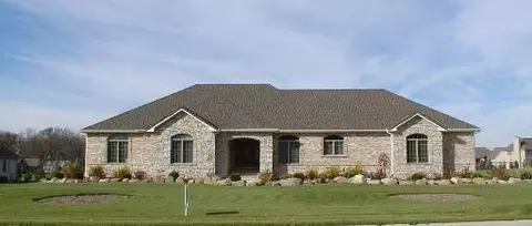 12209 Mitchel Dr, Plano, IL 60545 photo 1