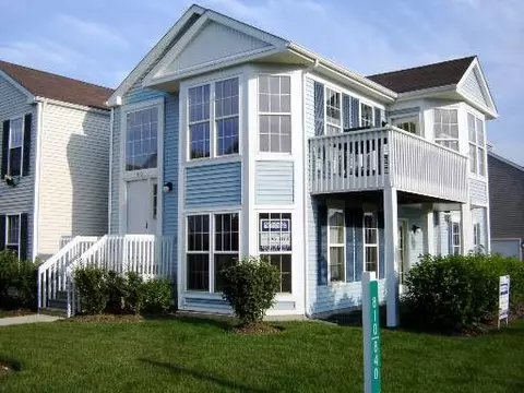 840 Symphony Dr, Aurora, IL 60504 photo 1