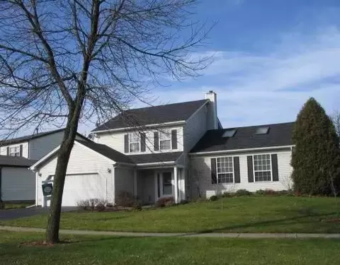 1032 Warwick Cir S, Hoffman Estates, IL 60169 photo 1