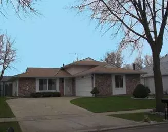 805 Case Dr, Roselle, IL 60172 photo 1