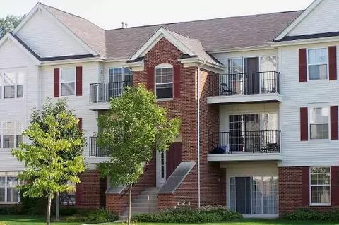 690 Mill Cir #305, Wheeling, IL 60090 photo 1