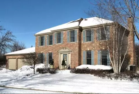 255 Cardiff Dr, Algonquin, IL 60102 photo 1