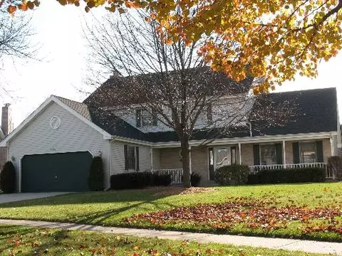 2061 Aspen Dr, Algonquin, IL 60102 photo 1