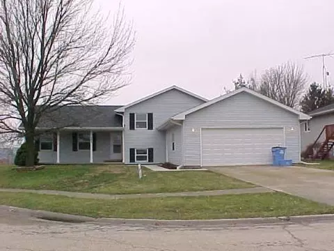 395 S Tenth St, Mazon, IL 60444 photo 1