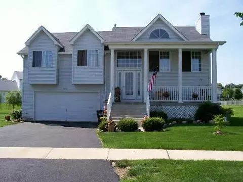 906 Dewey St, Harvard, IL 60033 photo 1