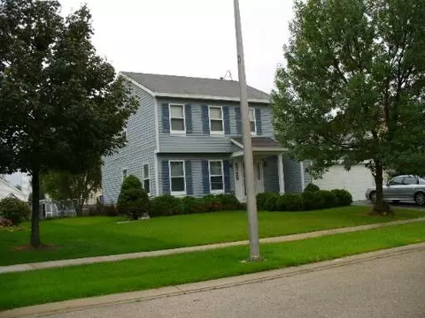 1429 Knotty Pine Dr, Elgin, IL 60123 photo 1