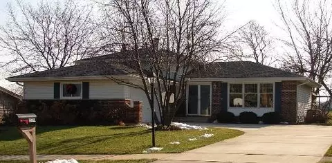 23 W461 Moraine Ct, Naperville, IL 60540 photo 1