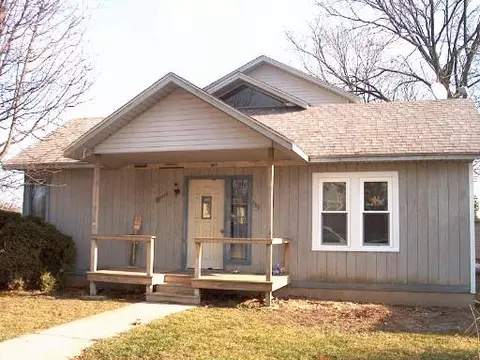 135 1st St, Capron, IL 61012 photo 1