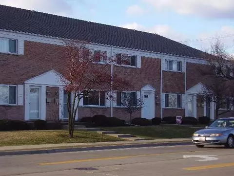 2008 Maple Ave #-, Northbrook, IL 60062 photo 1