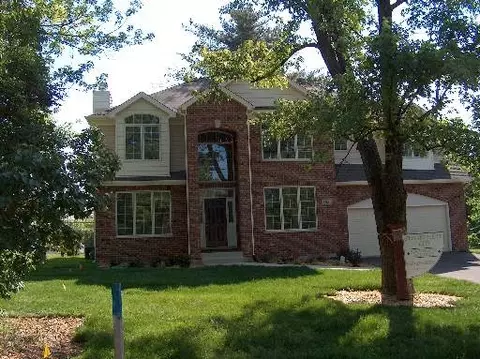 7631 S Eleanor Pl, Willowbrook, IL 60527 photo 1