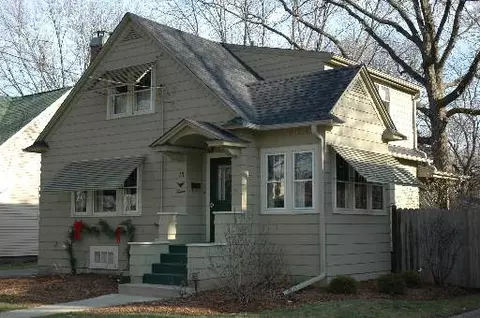 15 S Commonwealth Ave, Elgin, IL 60123 photo 1
