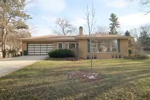 1019 S Main St, Wheaton, IL 60187 photo 1