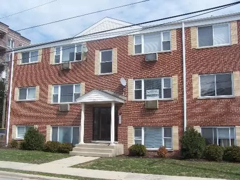 475 Laurel St #C, Des Plaines, IL 60016 photo 1