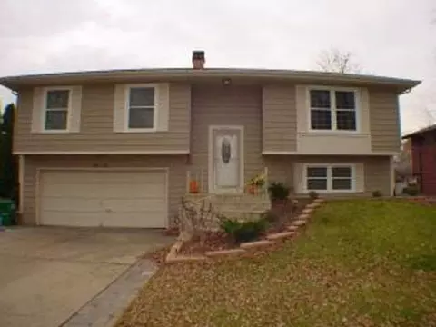 5003 Pyndale Dr, Mchenry, IL 60050 photo 1