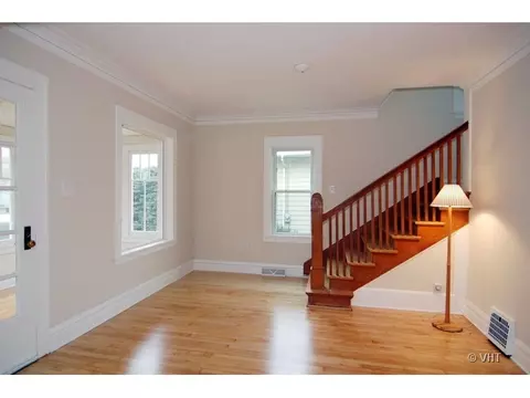 26 W151 Armbrust Ave, Wheaton, IL 60187 photo 2