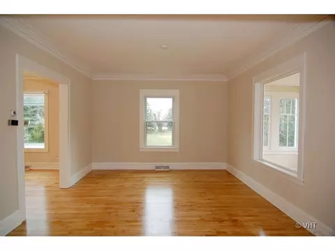 26 W151 Armbrust Ave, Wheaton, IL 60187 photo 3