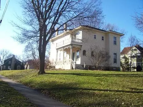 324 Jefferson St, Elgin, IL 60120 photo 1