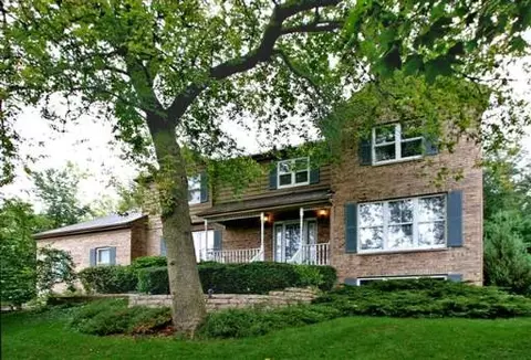 325 N Harper Dr, Algonquin, IL 60102 photo 1