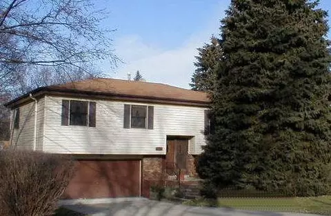 5106 W Willow Ln, Mchenry, IL 60050 photo 1
