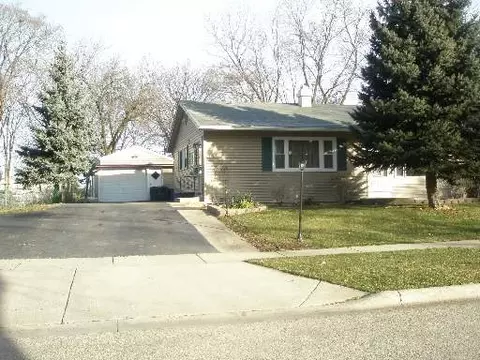 100 Mccabe Dr, Streamwood, IL 60107 photo 1