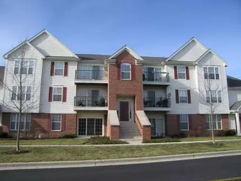 680 Mill Cir #305, Wheeling, IL 60090 photo 1