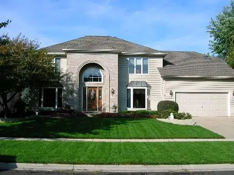 1908 Hampton Dr, Wheaton, IL 60187 photo 1