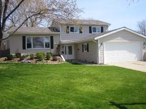 2151 S Hull Dr, Wheaton, IL 60187 photo 1