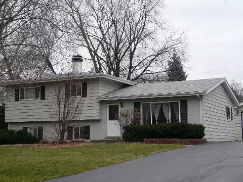 724 Ranch Rd, Wheaton, IL 60187 photo 1