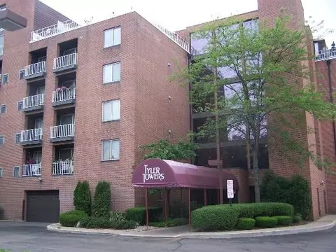 Undisclosed, Elgin, IL 60123 photo 1