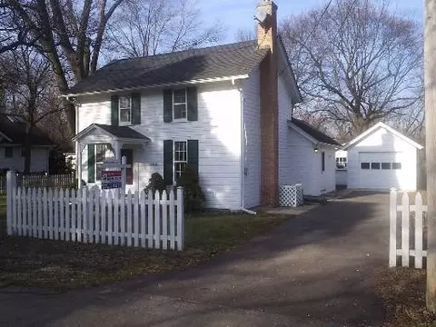 32 W254 Glos Rd, Wayne, IL 60184 photo 1
