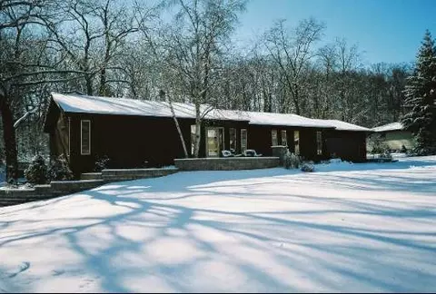 925 Surrey Ln, Algonquin, IL 60102 photo 1