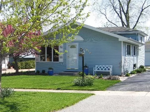 1013 Florence St, Lemont, IL 60439 photo 1