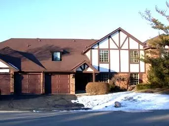 1605 Thames Ct #A, Wheaton, IL 60187 photo 1