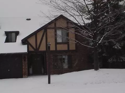 1659 Dover Ct #D, Wheaton, IL 60187 photo 1