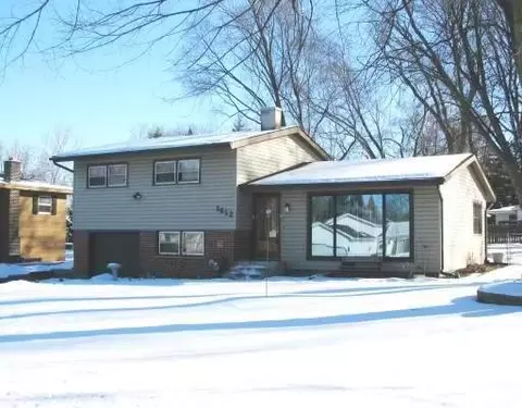 1612 N Meadow Ln, Mchenry, IL 60050 photo 1
